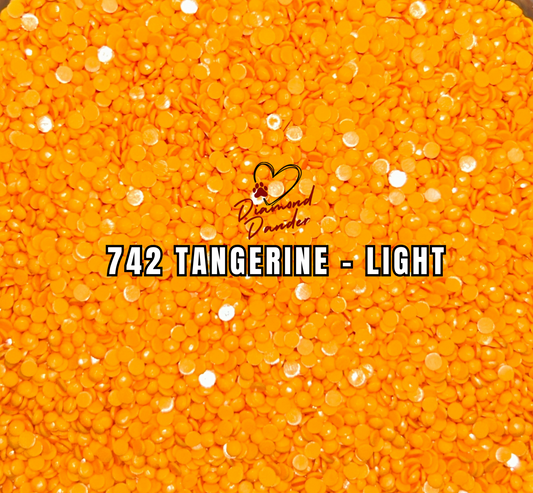 Diamond Dander: 742 Tangerine - Light -  Round Drill