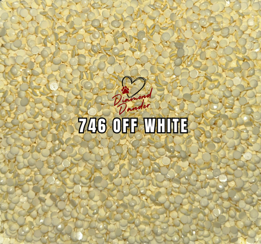 Diamond Dander: 746 Off White -  Round Drill