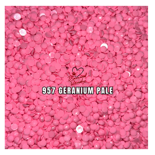 Diamond Dander: 957 Geranium Pale - Round Drill